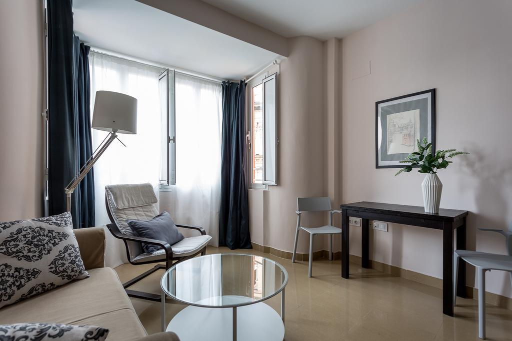 Apartamentos Edificio Constitucion Sevilla Eksteriør billede